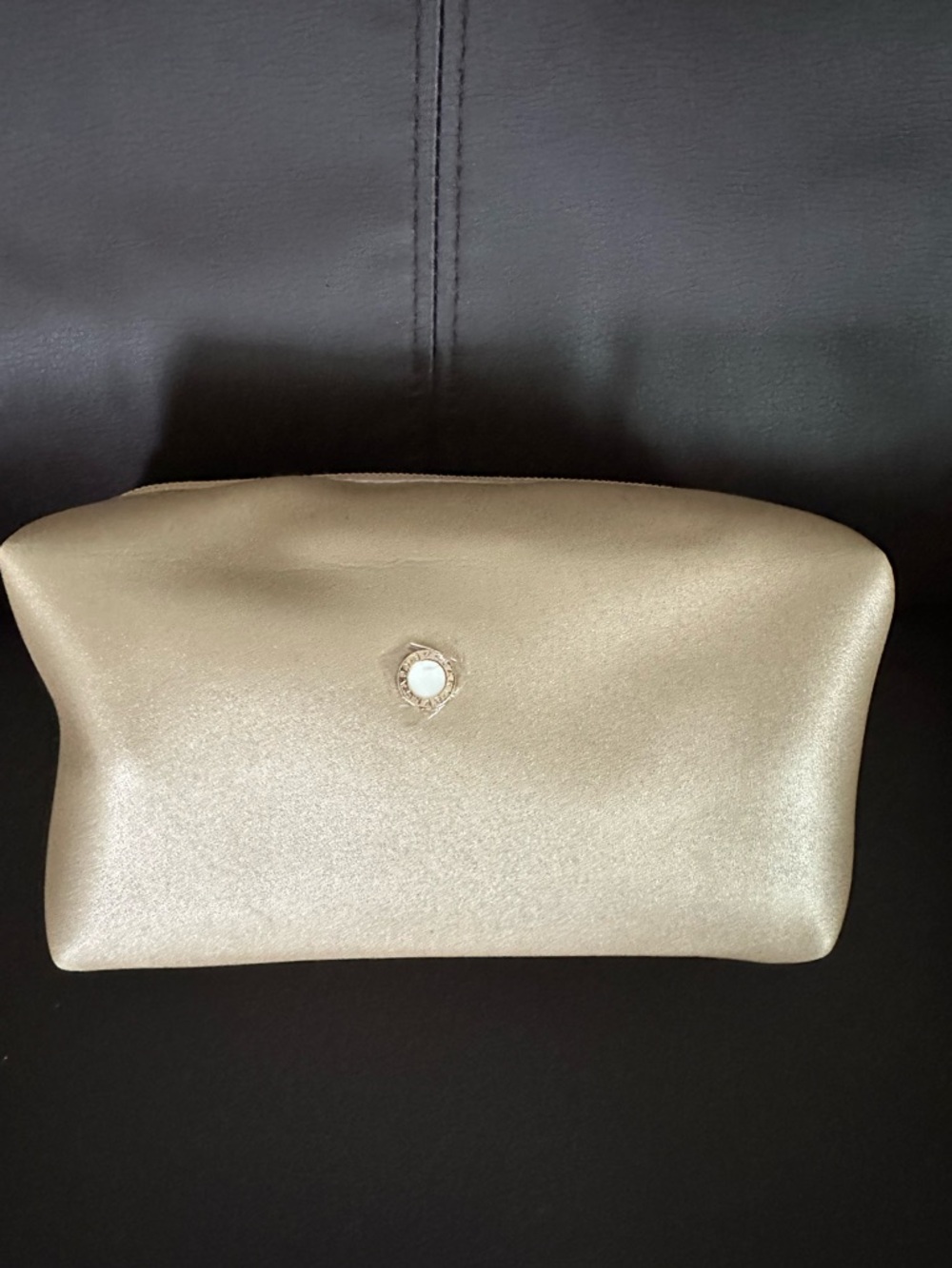 Bvlgari farfum pouch.